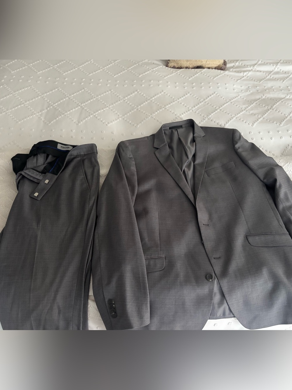 Men's Gray Reaction Suit, 44/37 like new